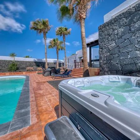 Salaria - Jacuzzi And Private Pool Villa Playa Blanca (Lanzarote)